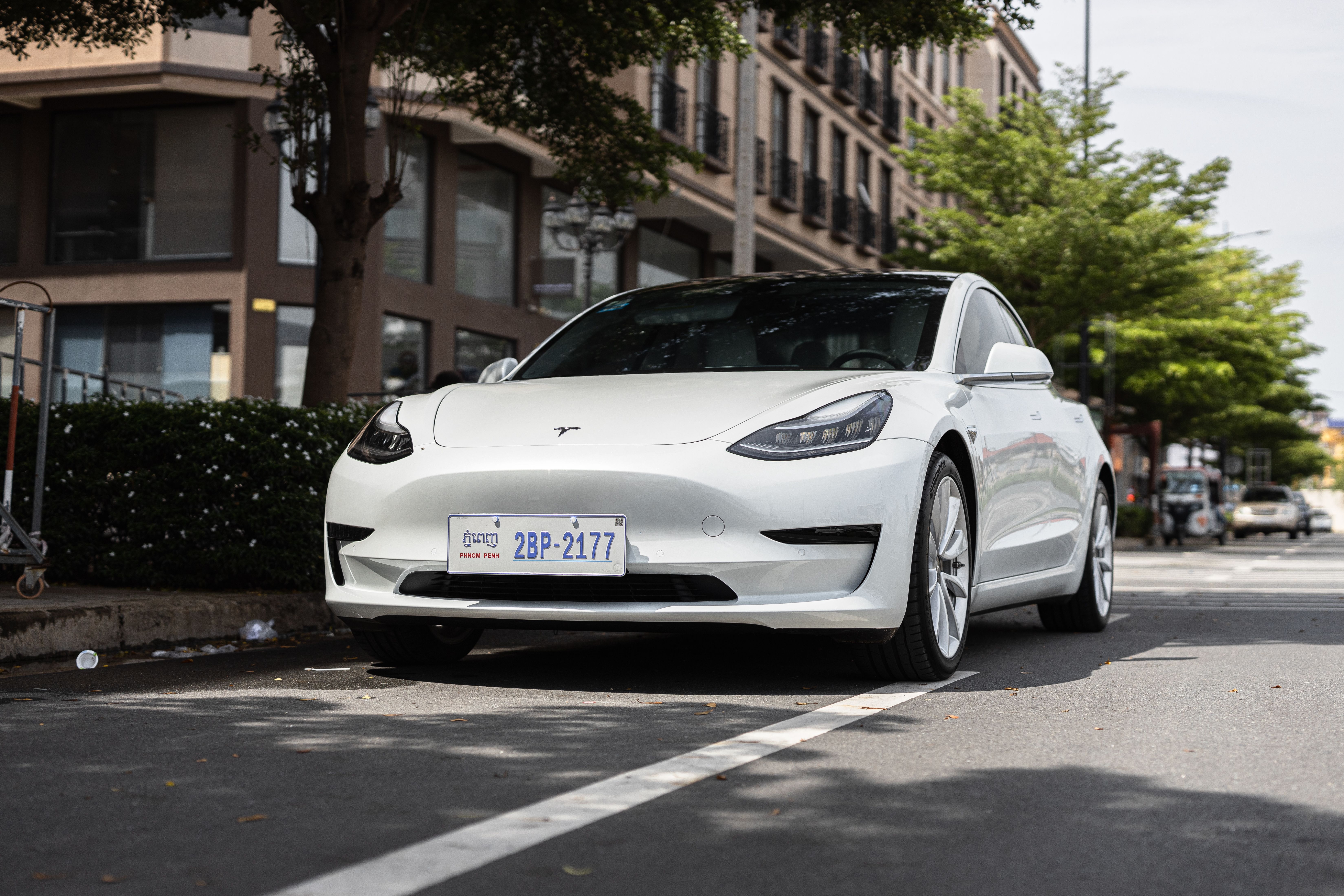 Tesla branco