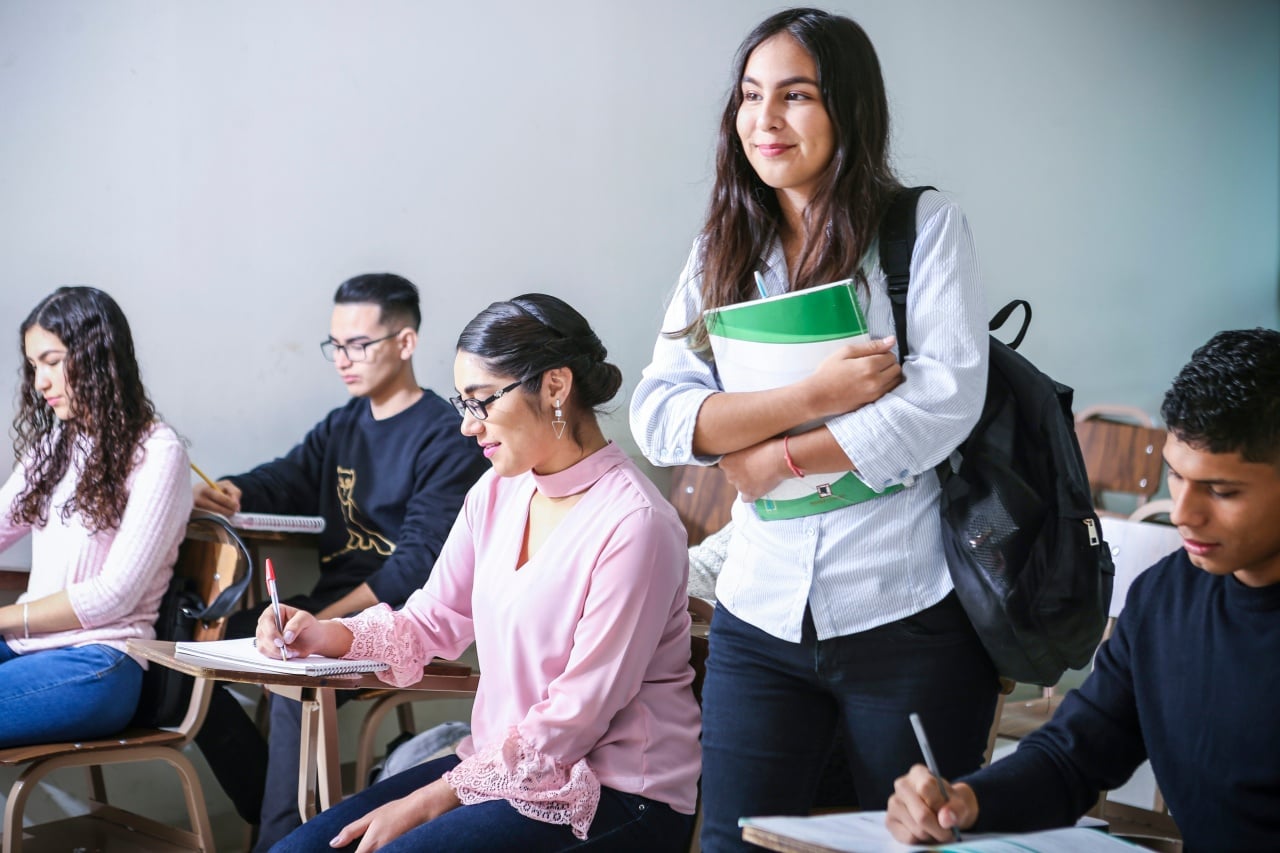 Estudante em sala de aula