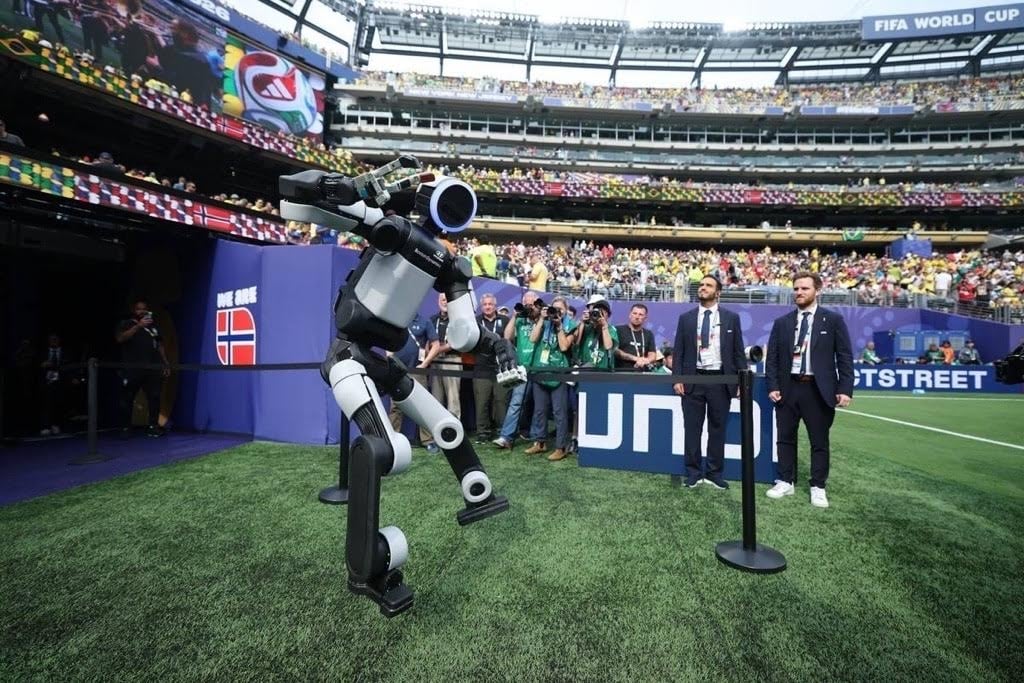atuação do robot durante o evento da FIFA