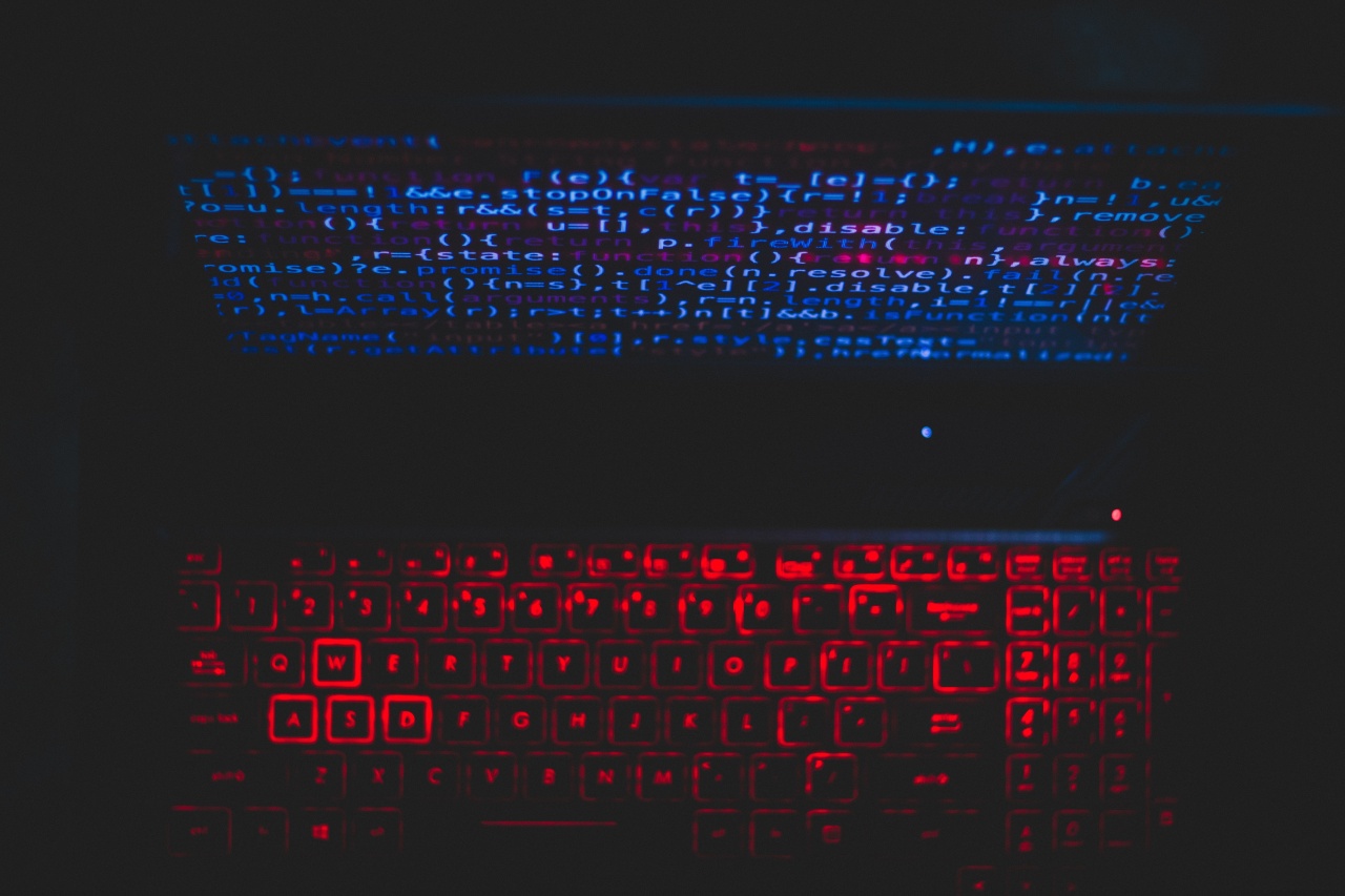 sistema digital com teclado e monitor