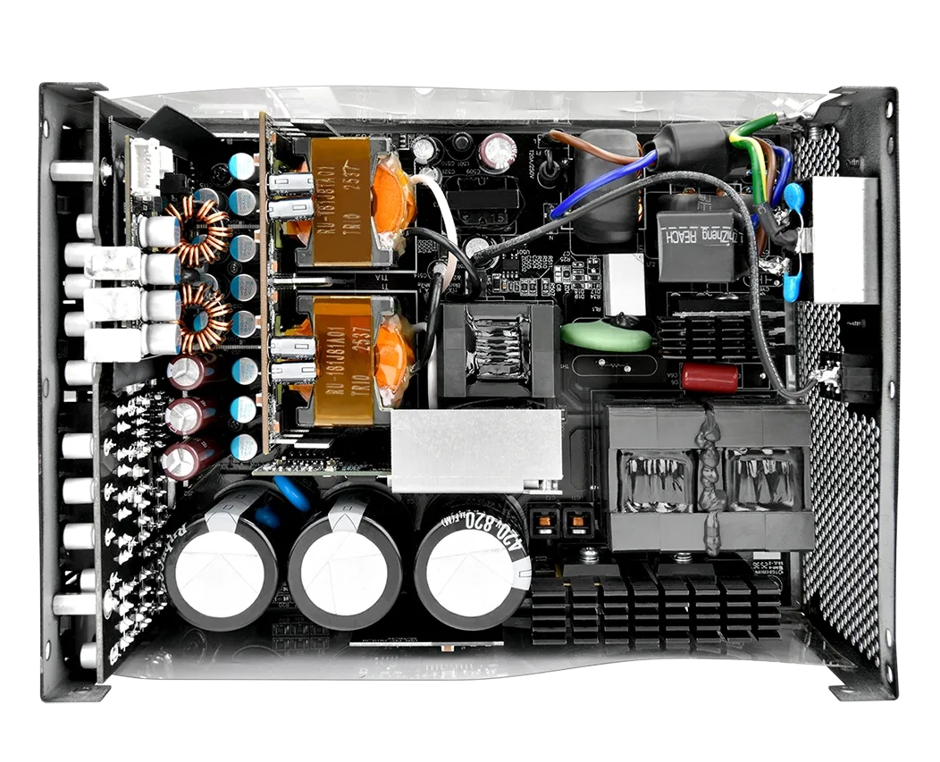 interior da fonte de alimentação da Thermaltake