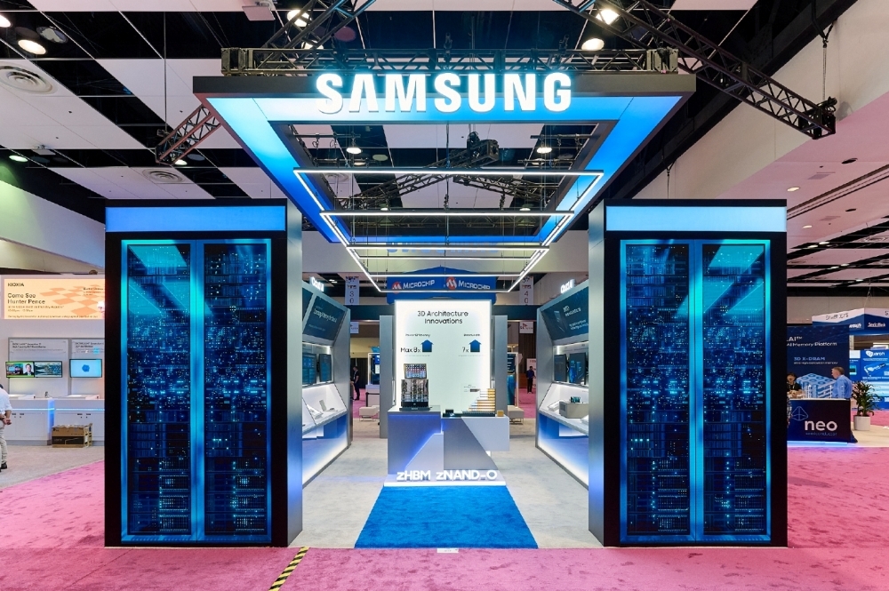 detalhes de sistemas de servidores da Samsung a demonstrar nova tecnologia de memória