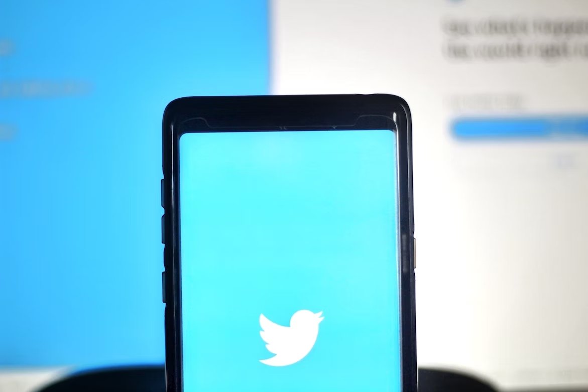 App do Twitter em smartphone