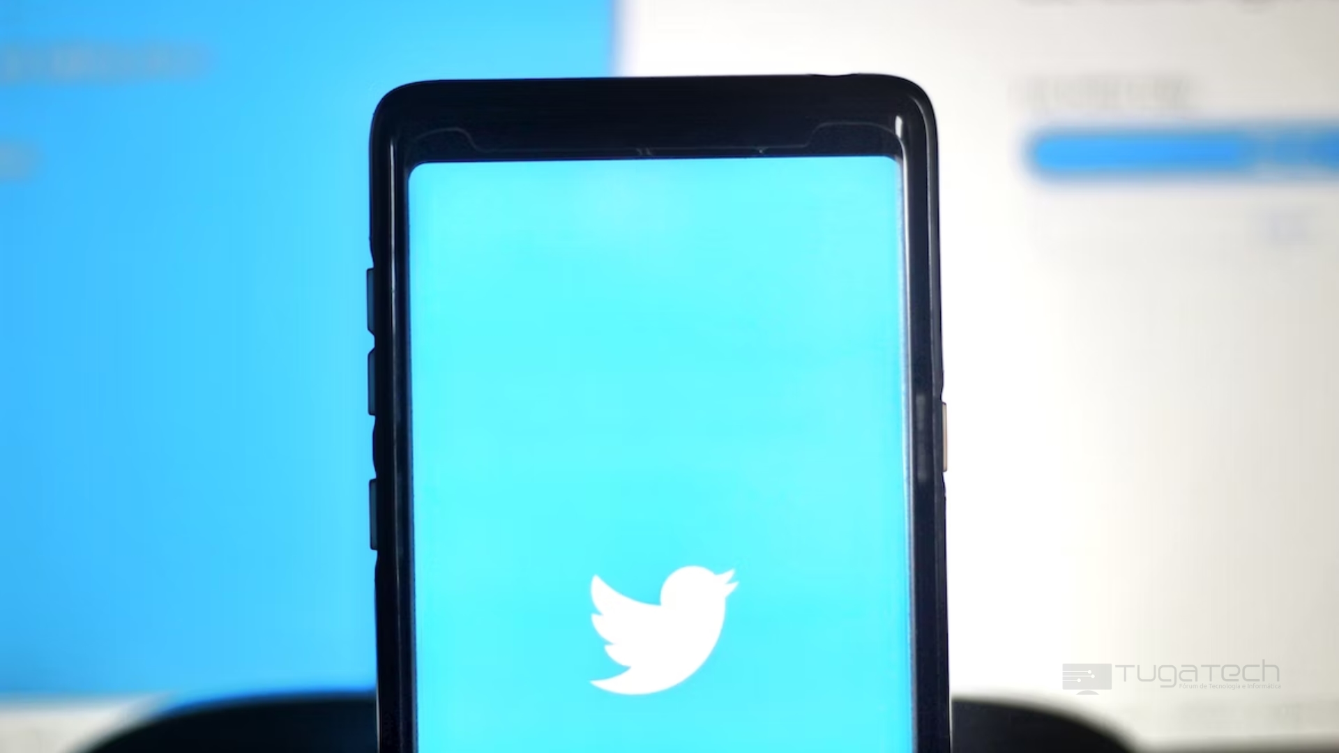 Twitter app smartphone