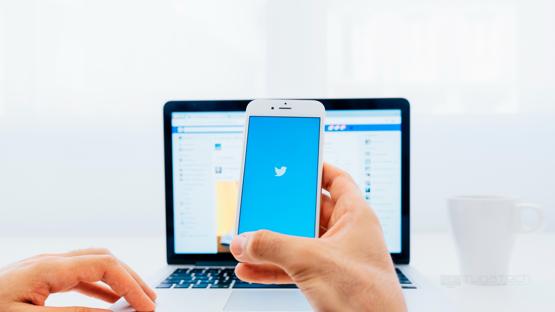 Twitter em smartphone
