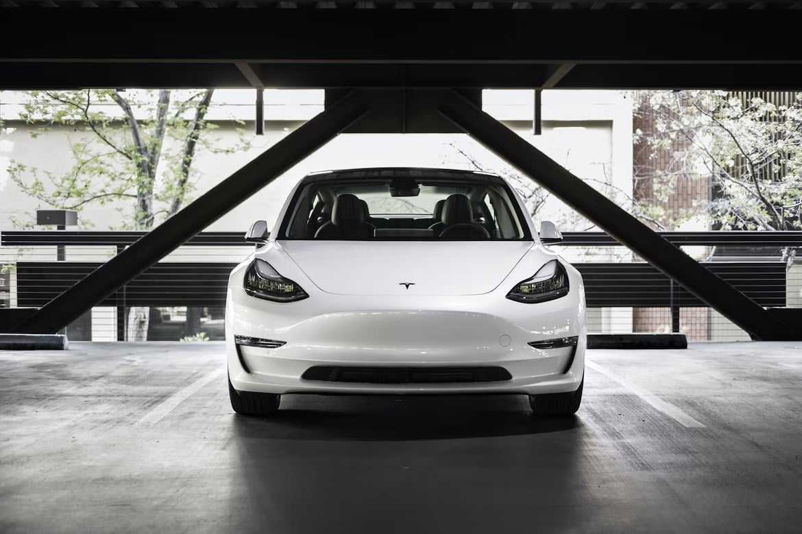 Tesla de frente