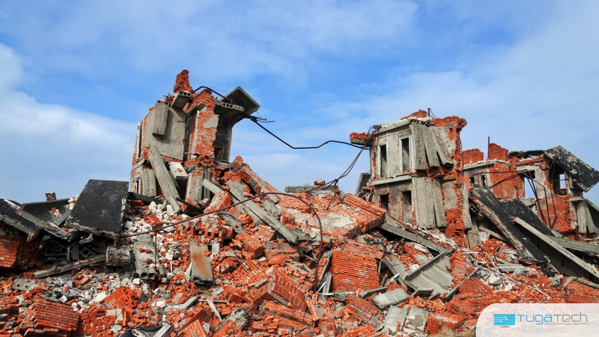 Terramoto com casa destruida