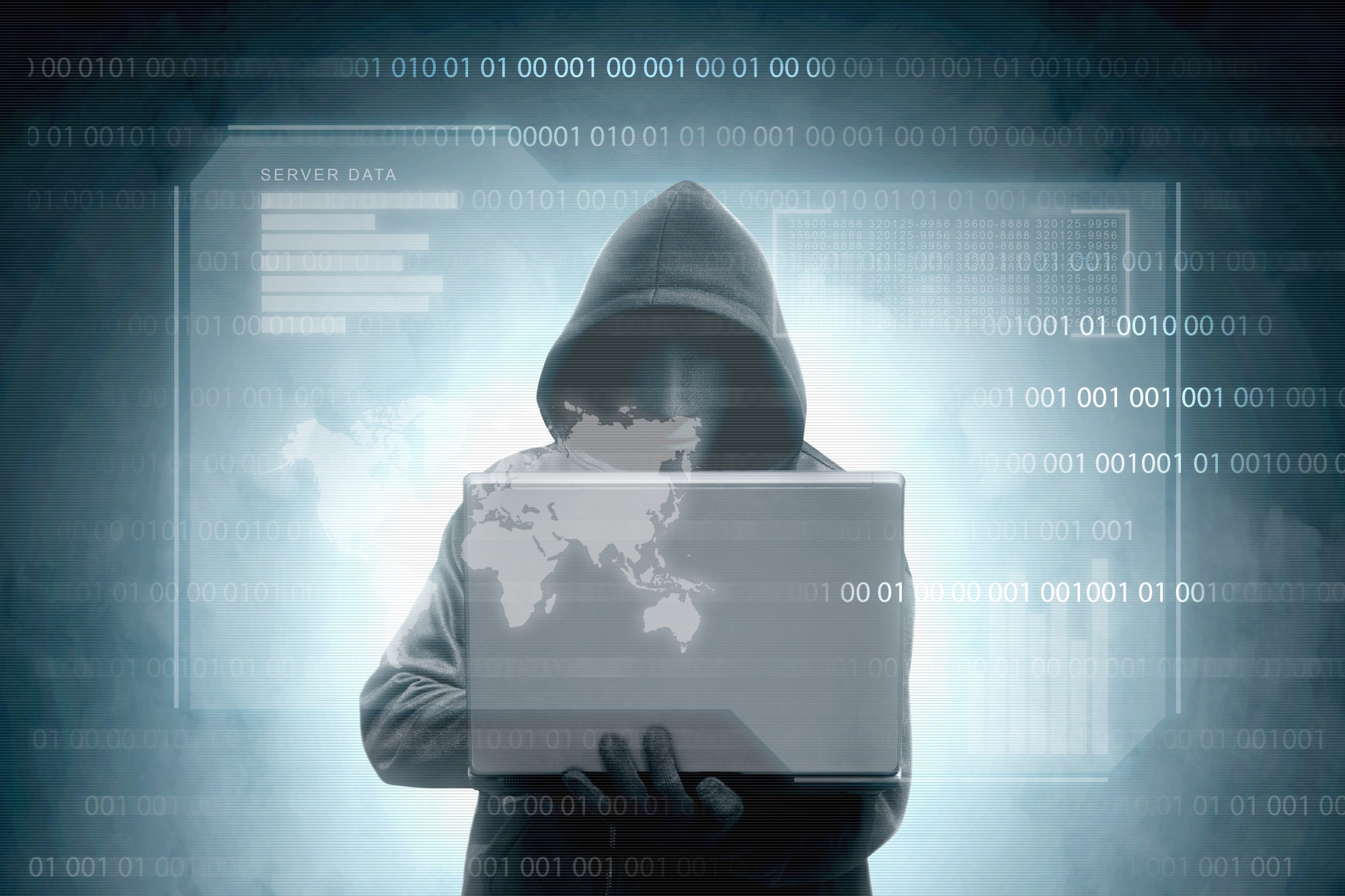hacker em frente de computador