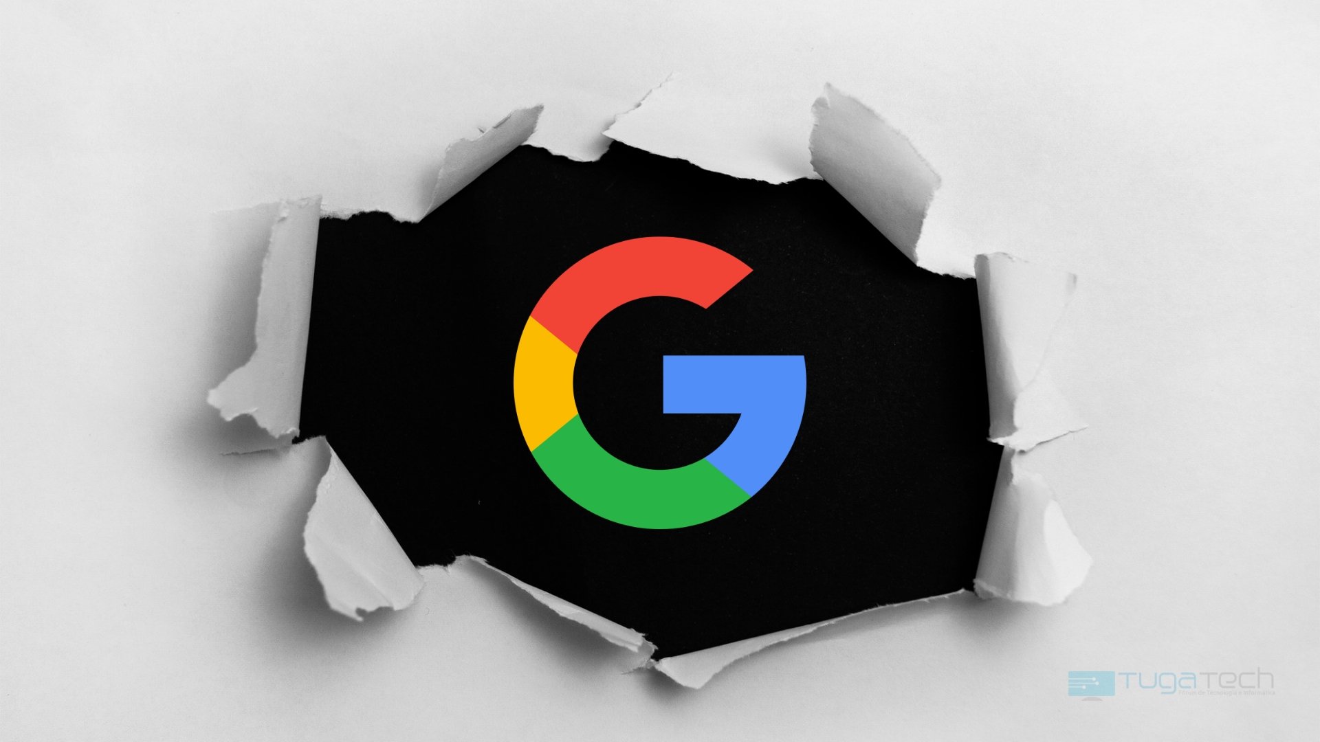 Google logo sobre papel com buraco