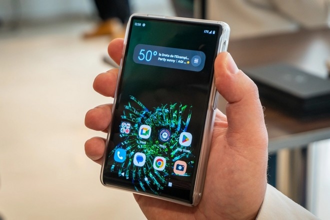 Motorola Rizr Rollable