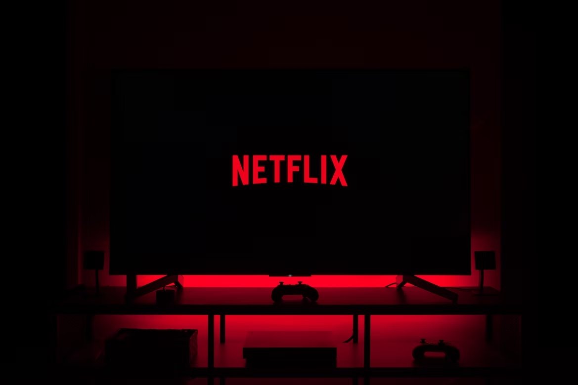 Netflix logo em televisão