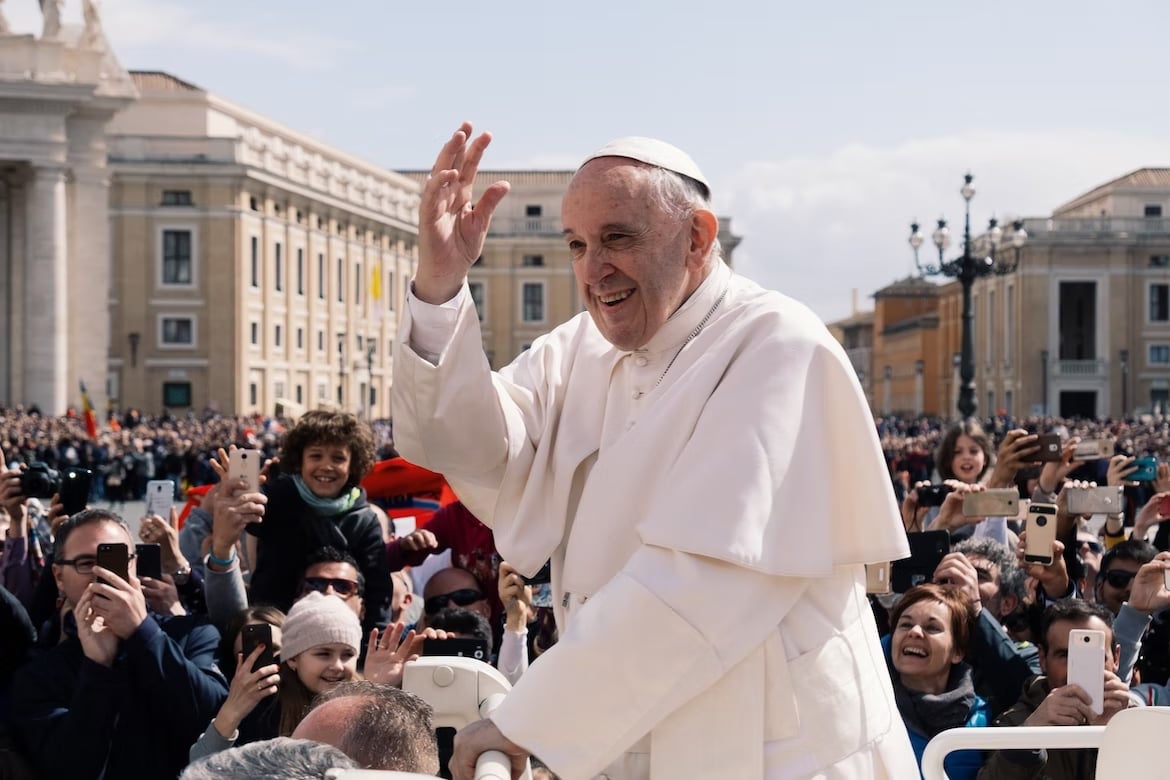Papa Francisco durante uma sessão