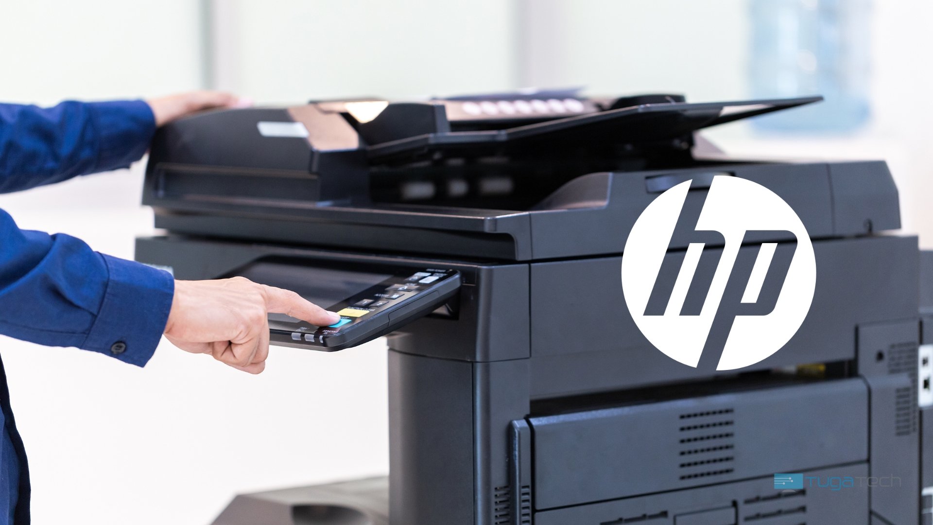 impressora com logo da HP