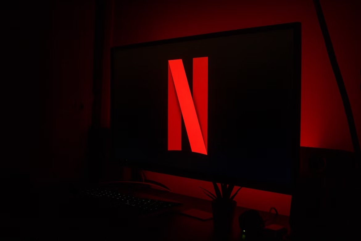Netflix com logo em TV