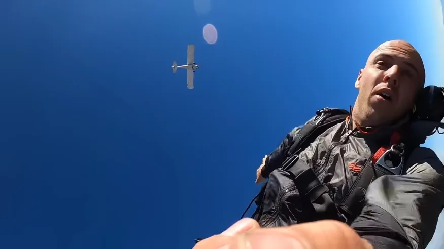 Youtuber a sair de avioneta a destruir-se