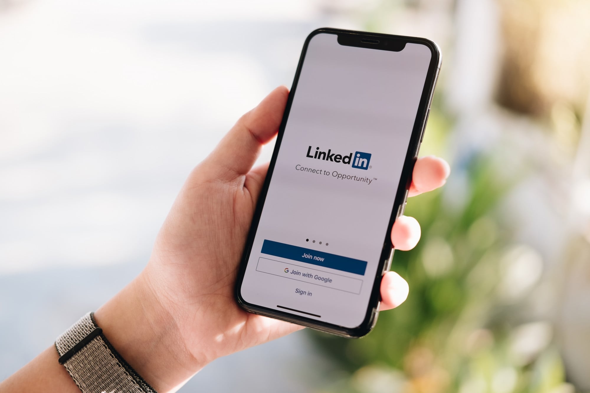 LinkedIn em smartphone