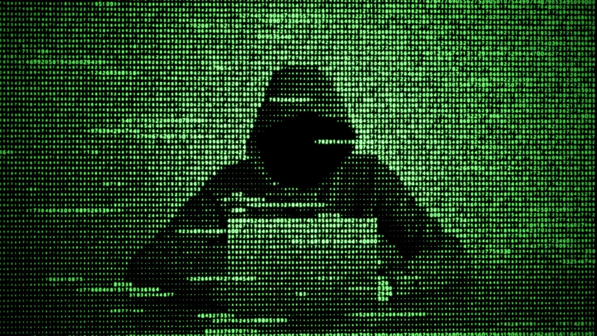 Hacker em frente de código verde