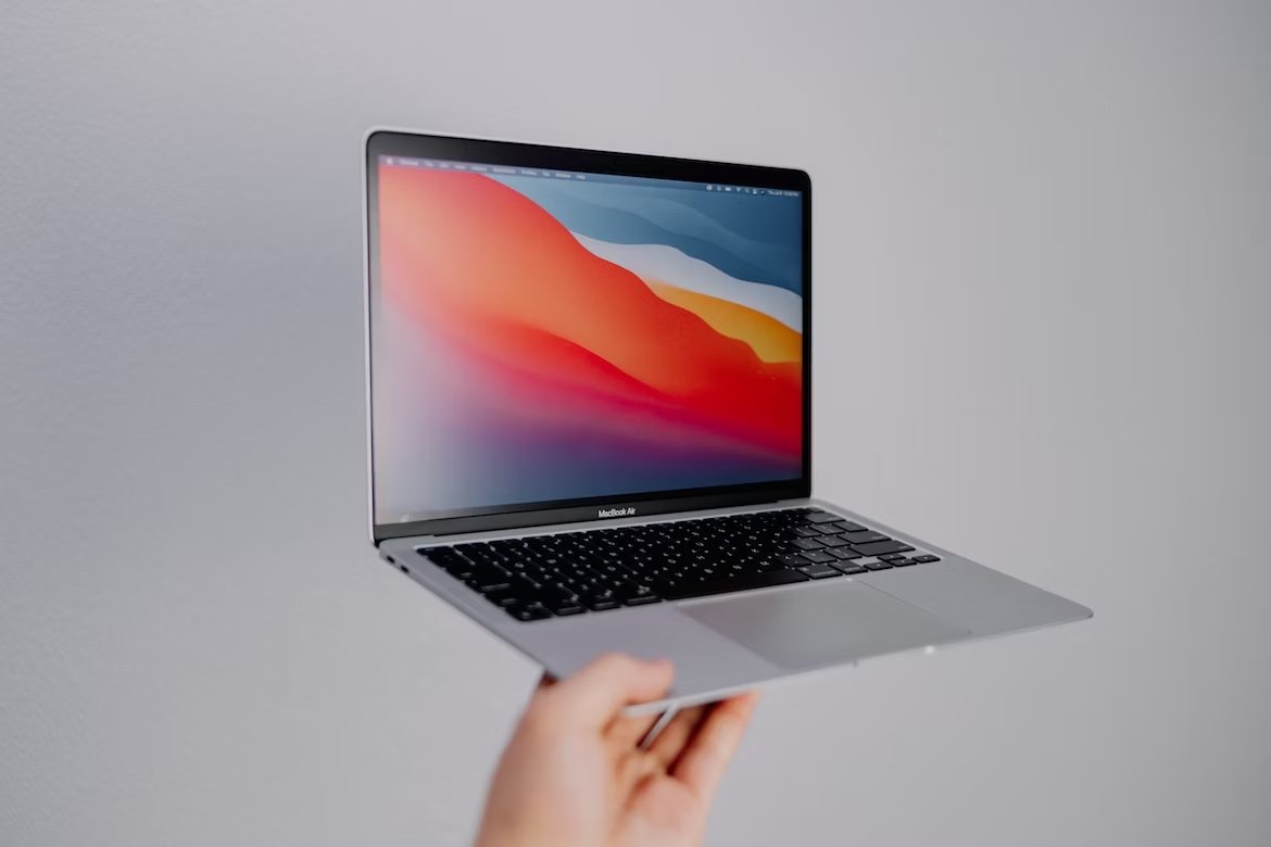 Apple pode lançar novo MacBook Air com chip M3 em 2024