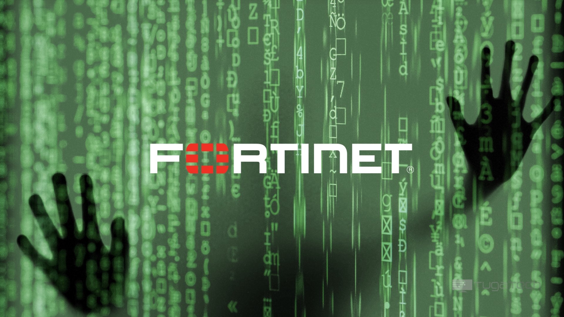 Fortinet logo sobre fundo de hacker