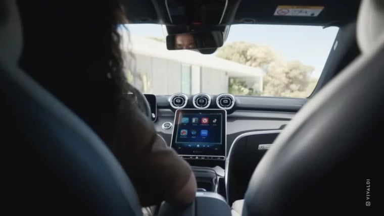 Vivaldi no Mercedes CLE Coupé