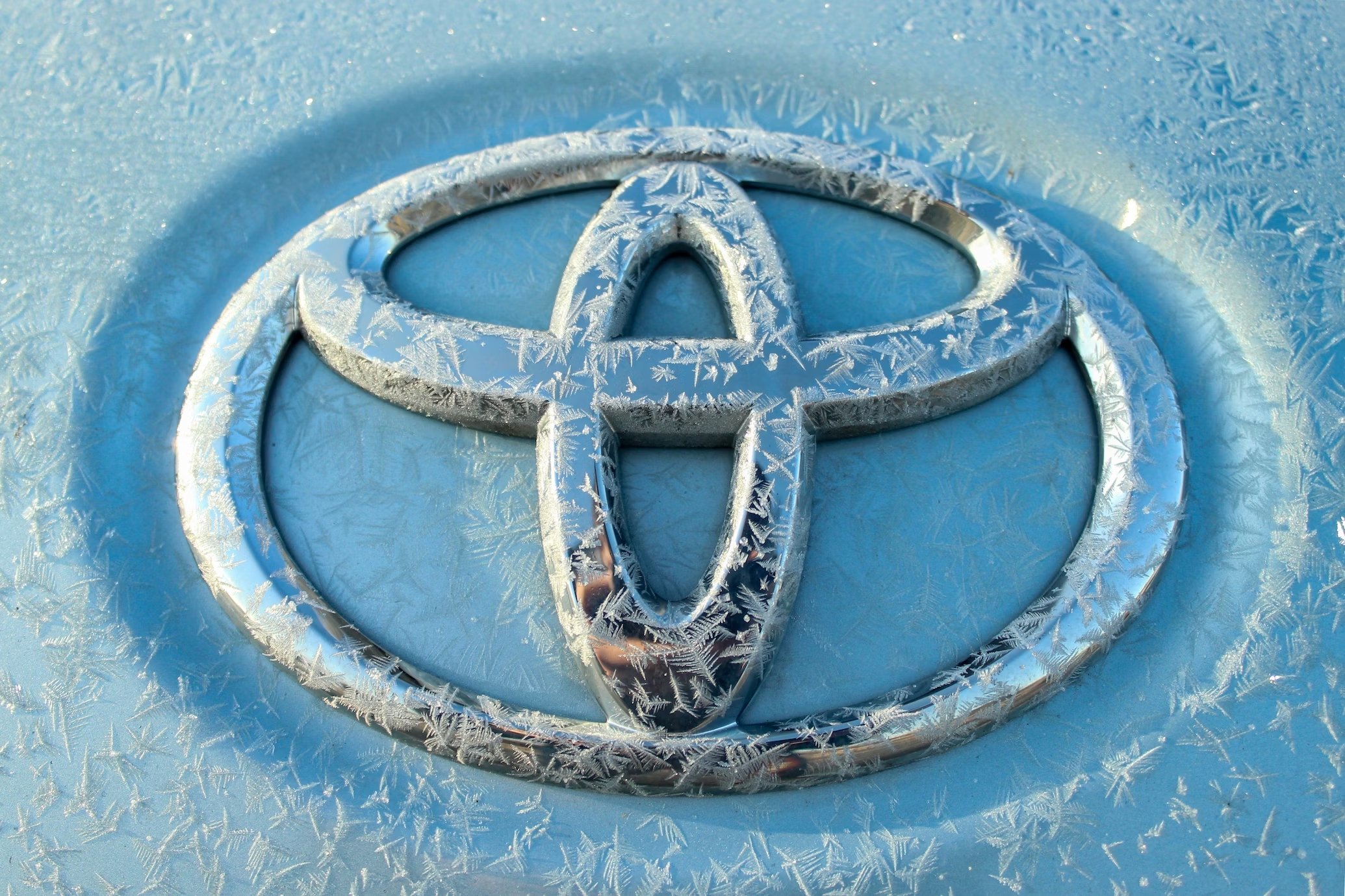 Logo da Toyota congelado