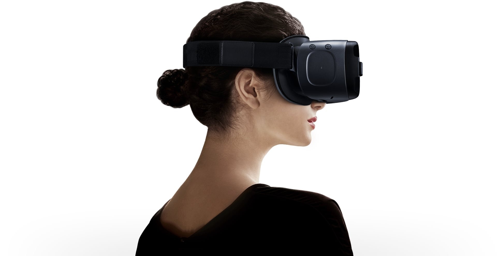 Dispositivo de realidade virtual a ser usado por utilizadora