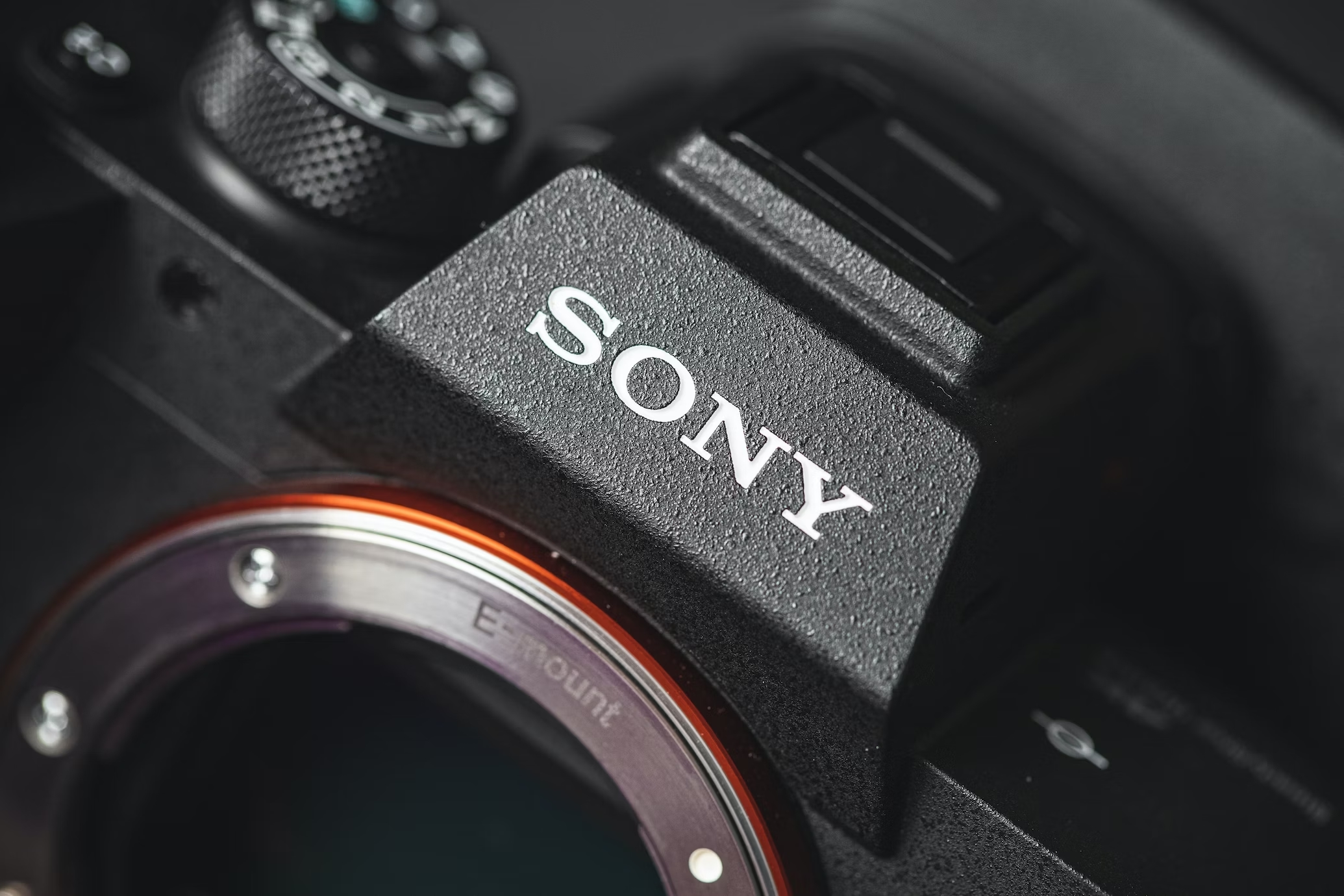 Logo da Sony em câmara fotográfica