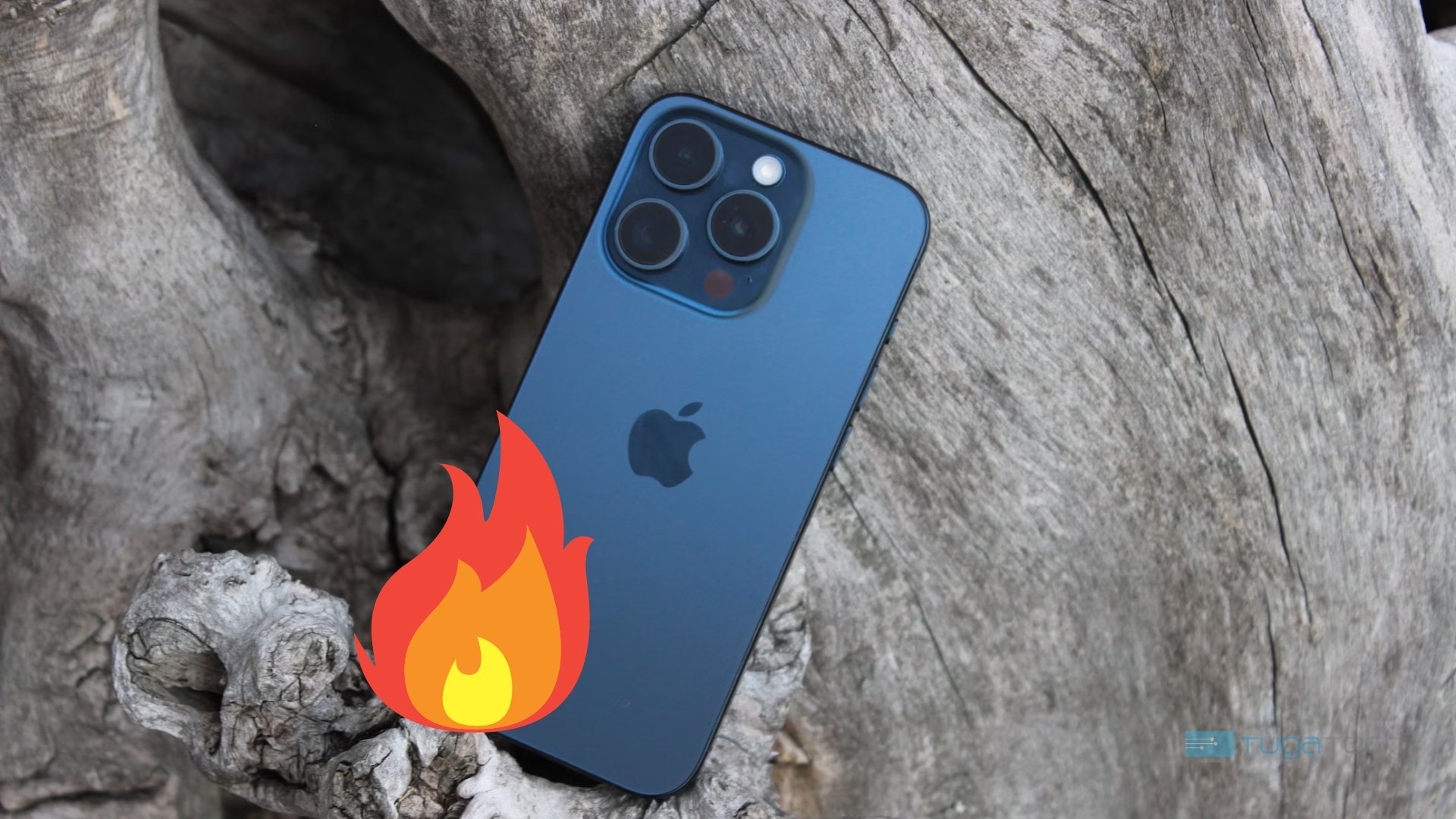 iPhone 15 com logo de fogo