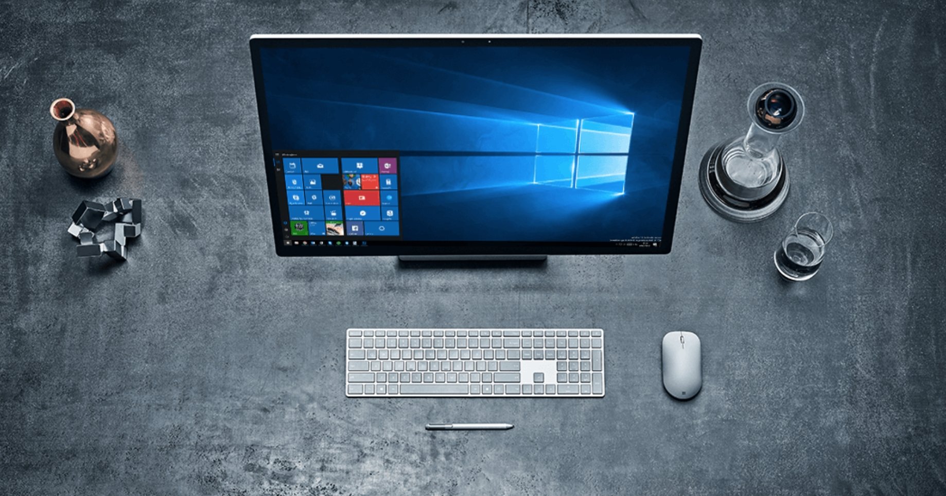 Windows 10 computador sobre secretária