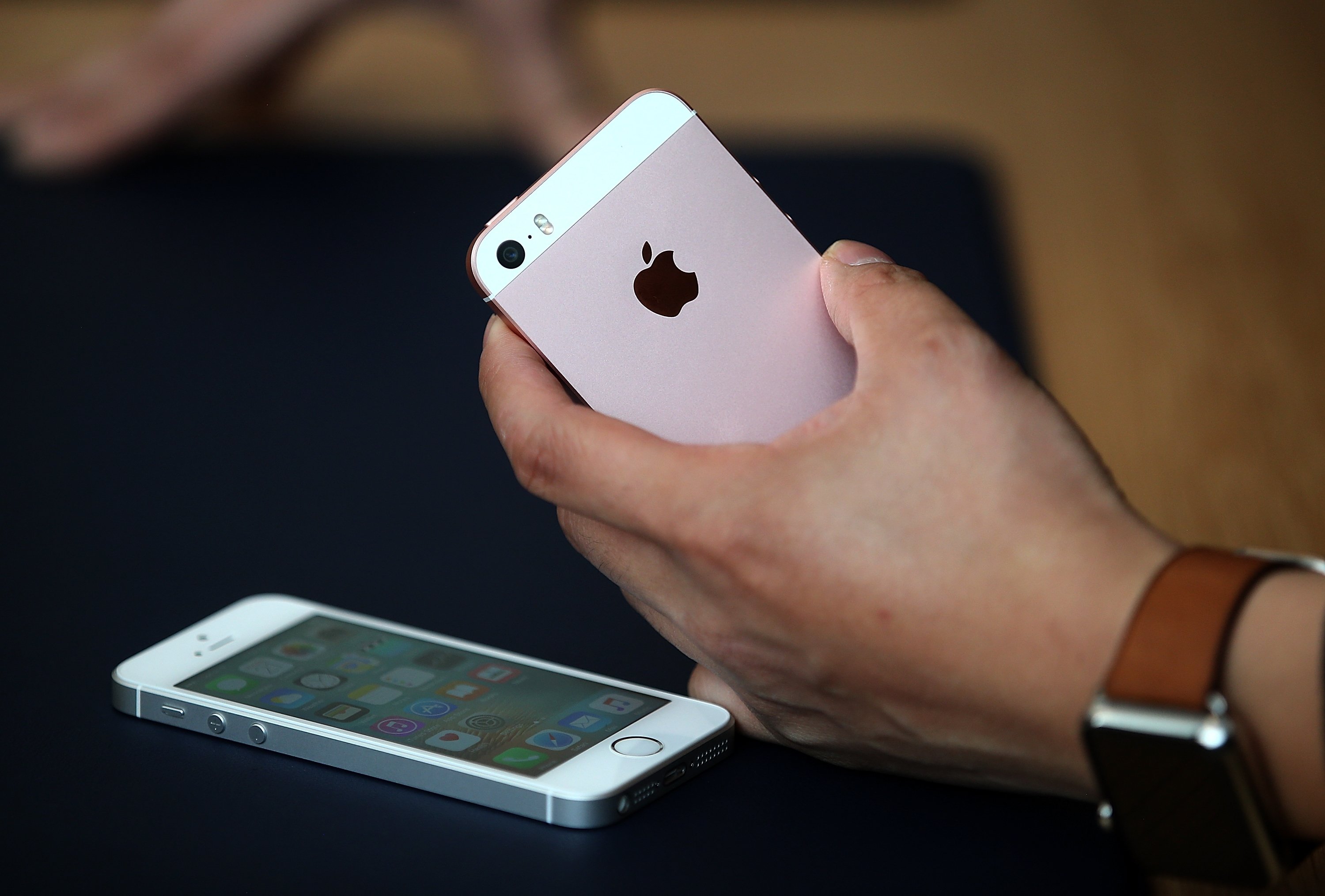 Apple iphone na mão