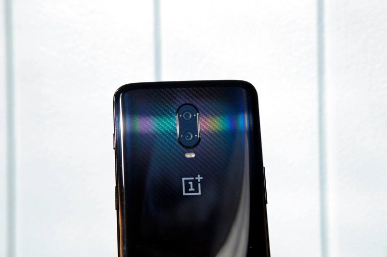 OnePlus smartphone camera
