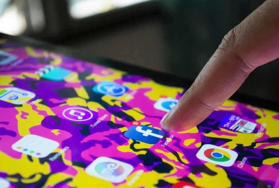 facebook smartphone