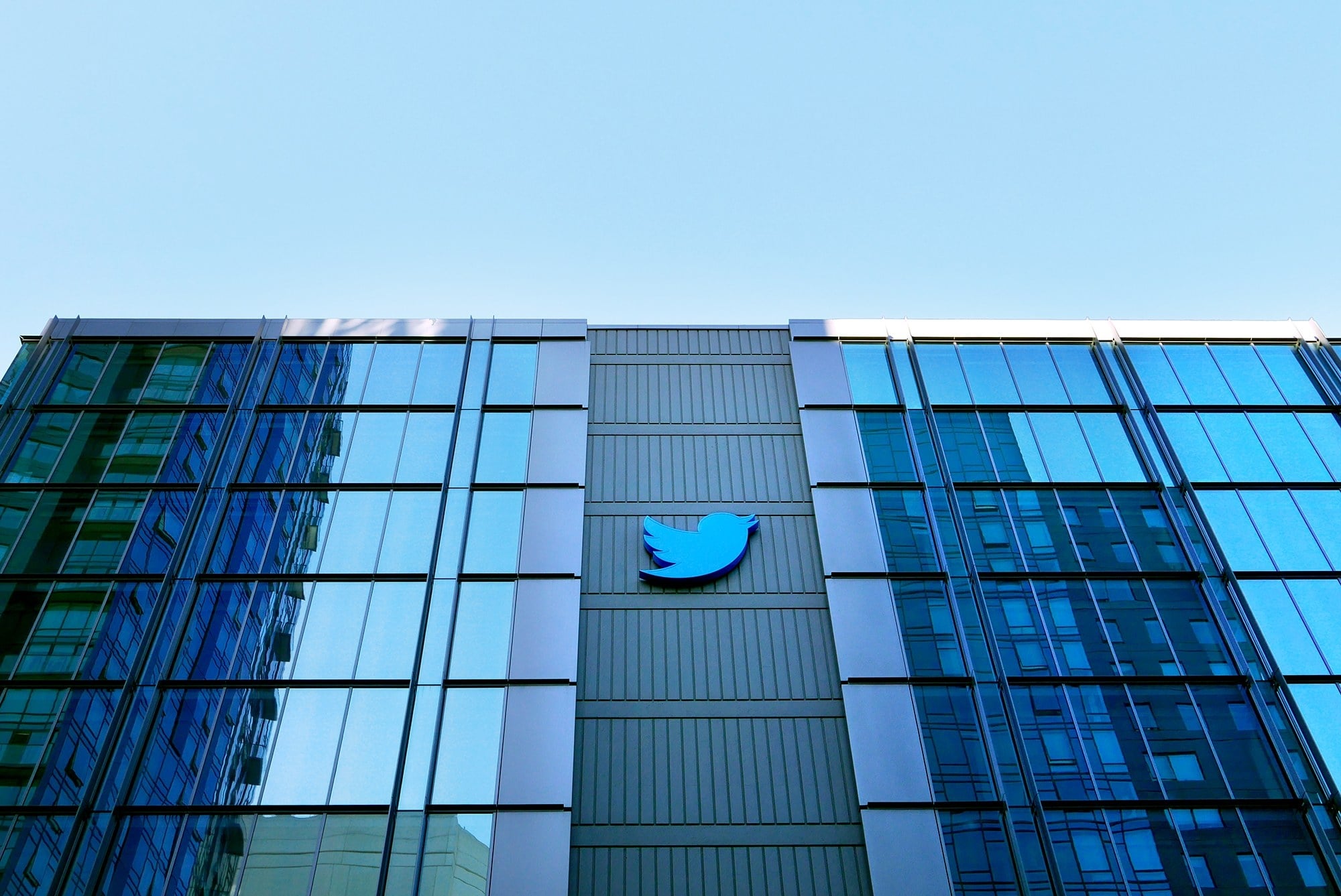 Twitter edificio com logo