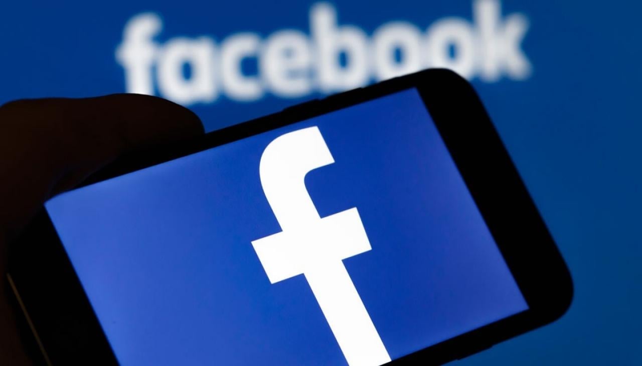Facebook smartphone