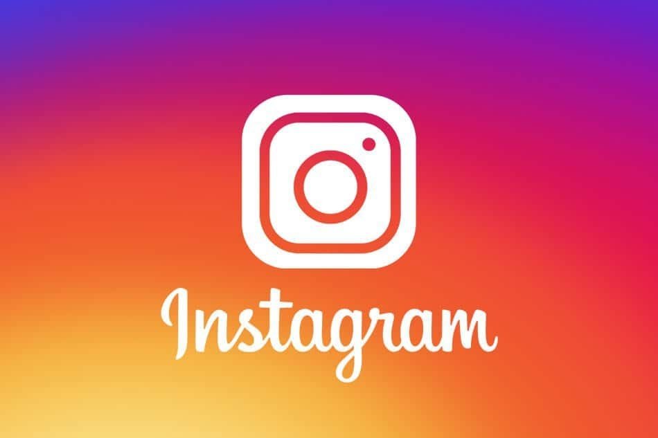 Logo do Instagram sobre cores da plataforma