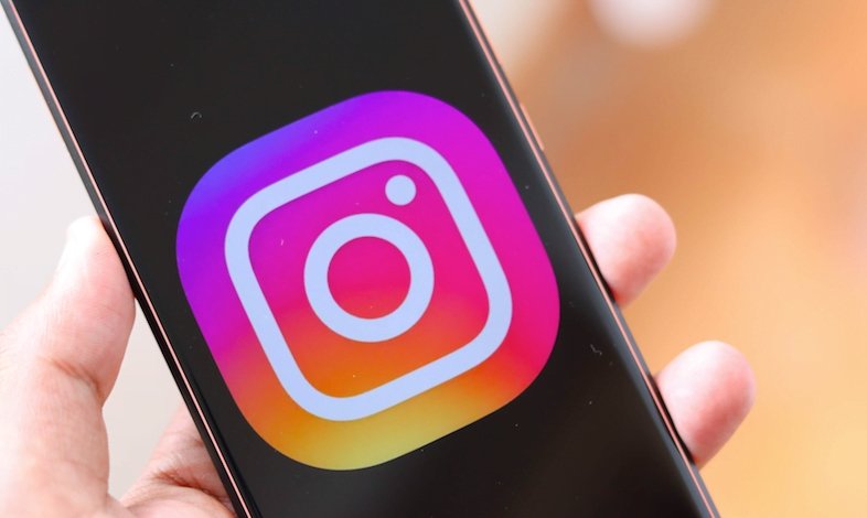 Instagram sobre um smartphone ligado