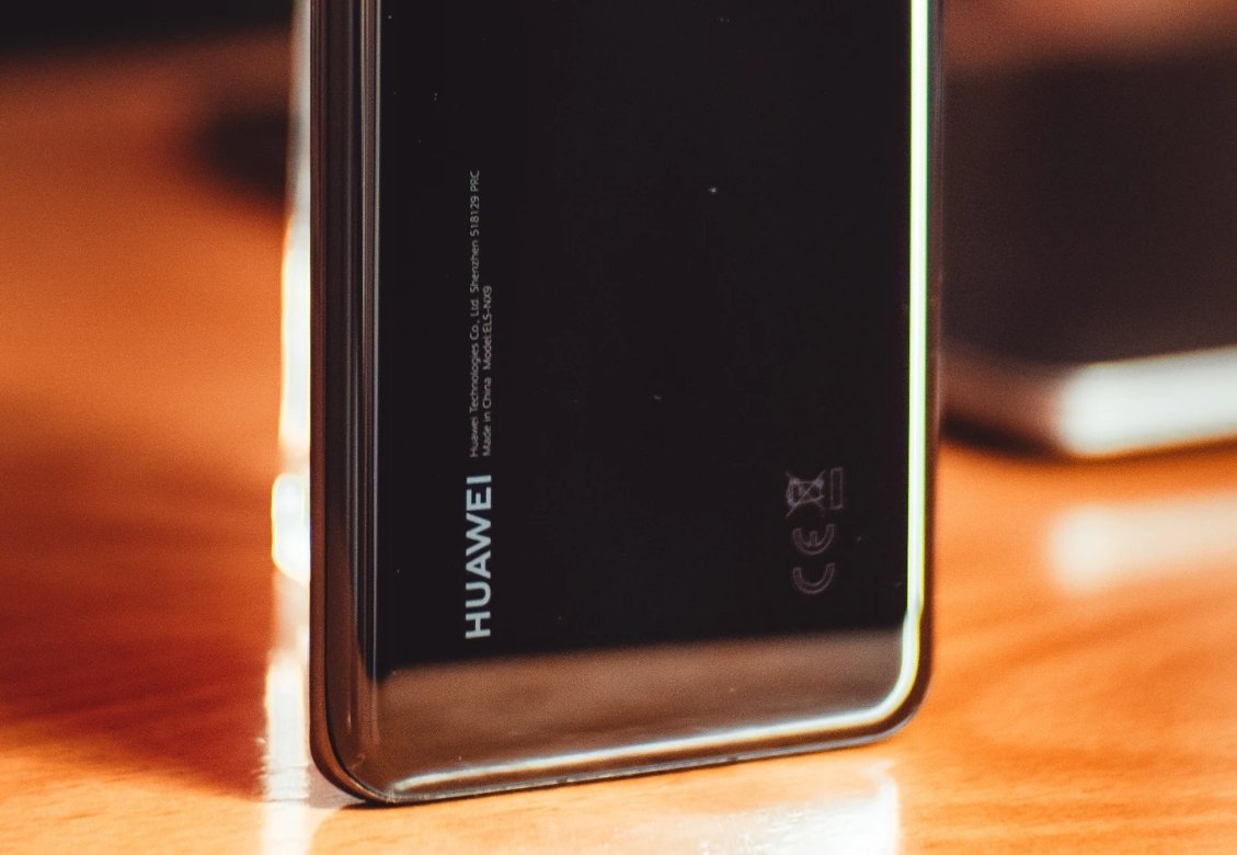 Huawei logo smartphone