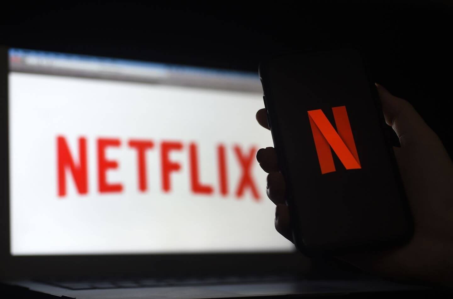 Netflix em smartphone e pc