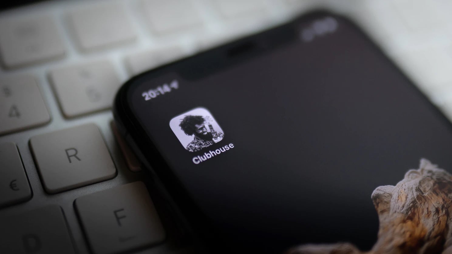 Clubhouse app smartphone