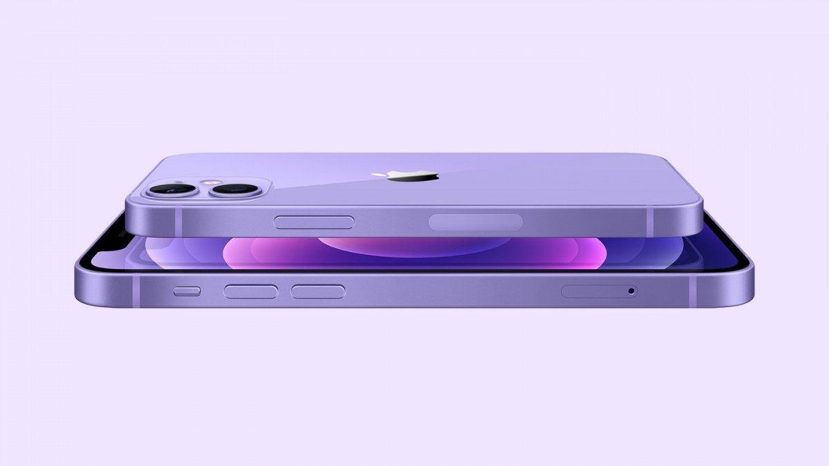 iPhone 12 em roxo