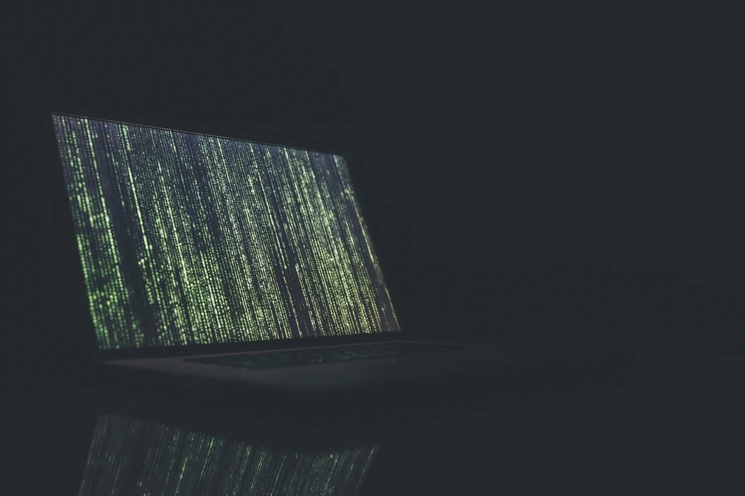 hacker computador código verde