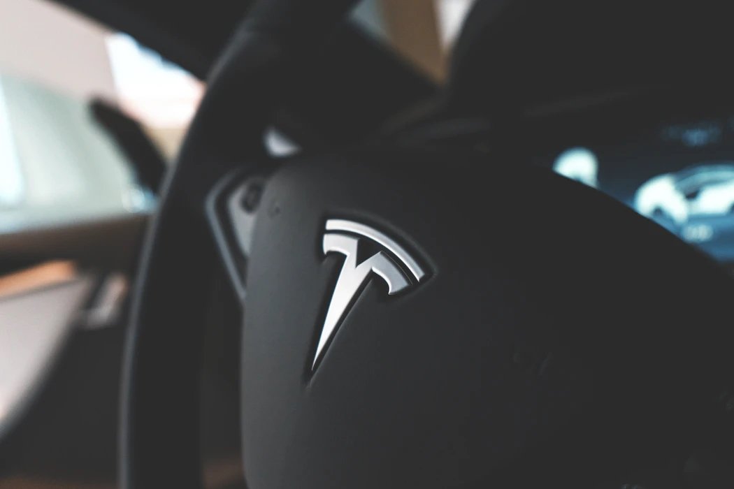 Tesla volante