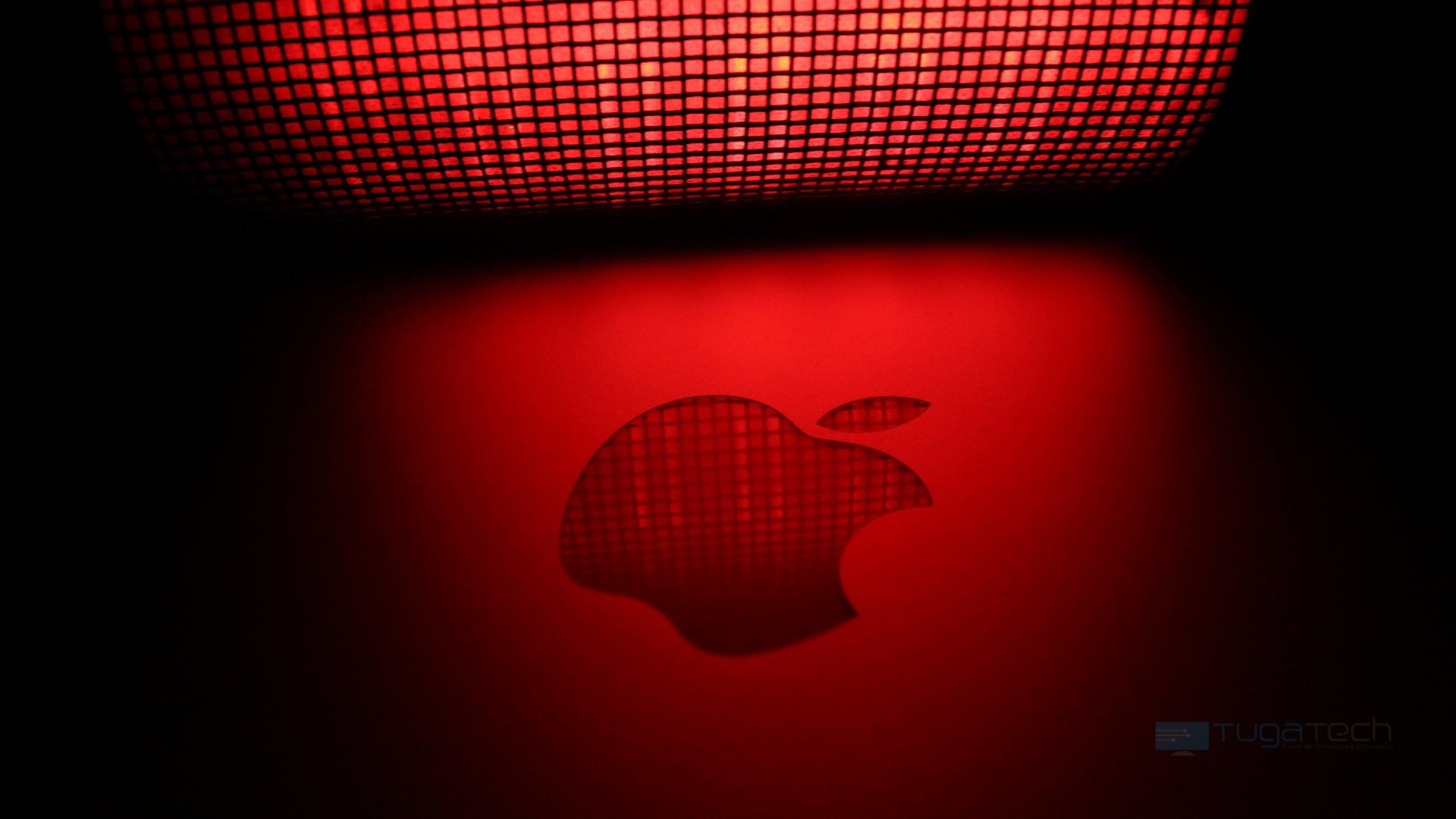 Apple sobre fundo vermelho