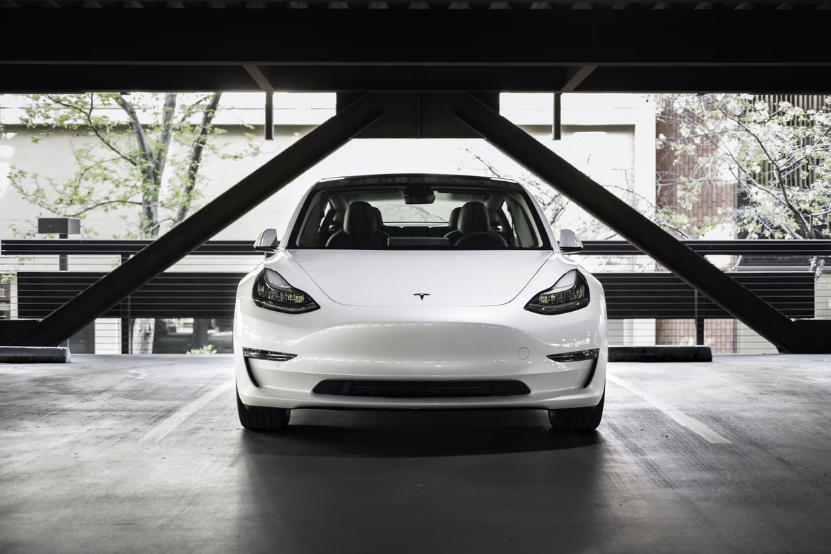 Tesla frente do veiculo