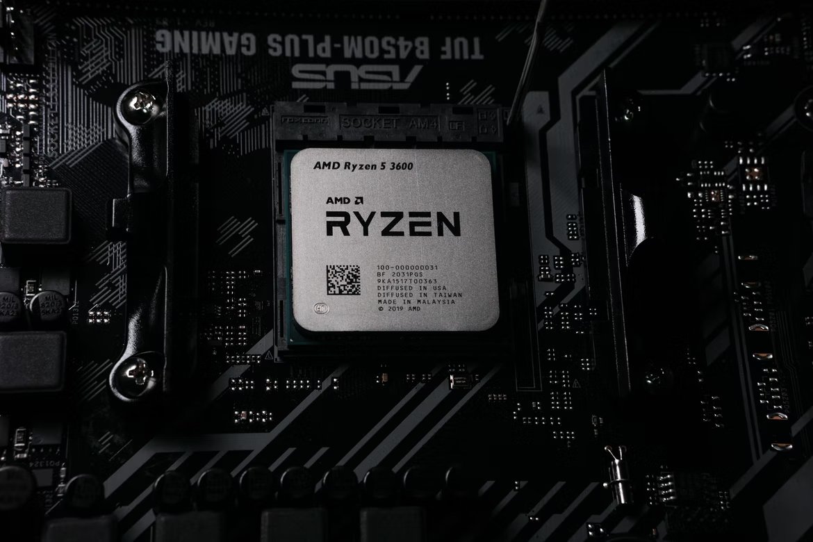 Processador da AMD sobre motherboard