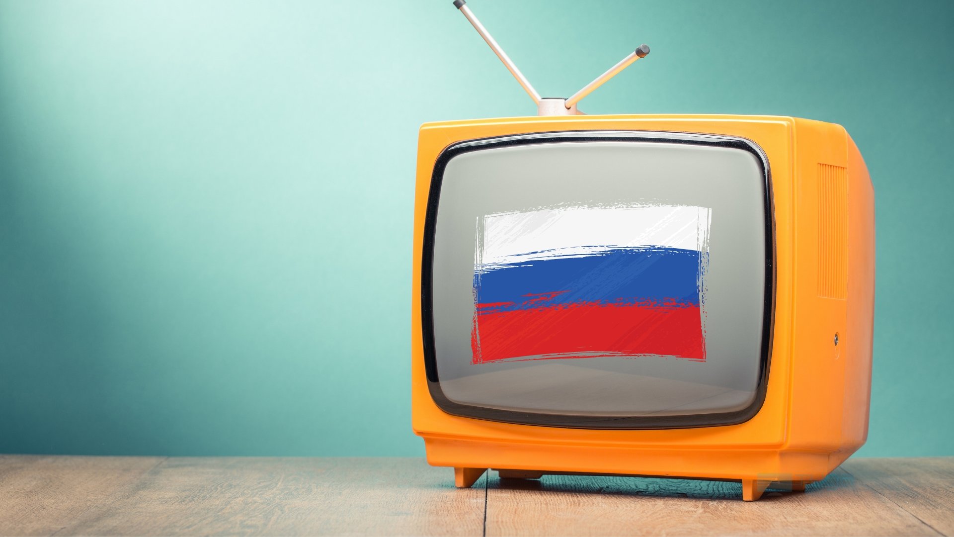 TV com bandeira da Rússia