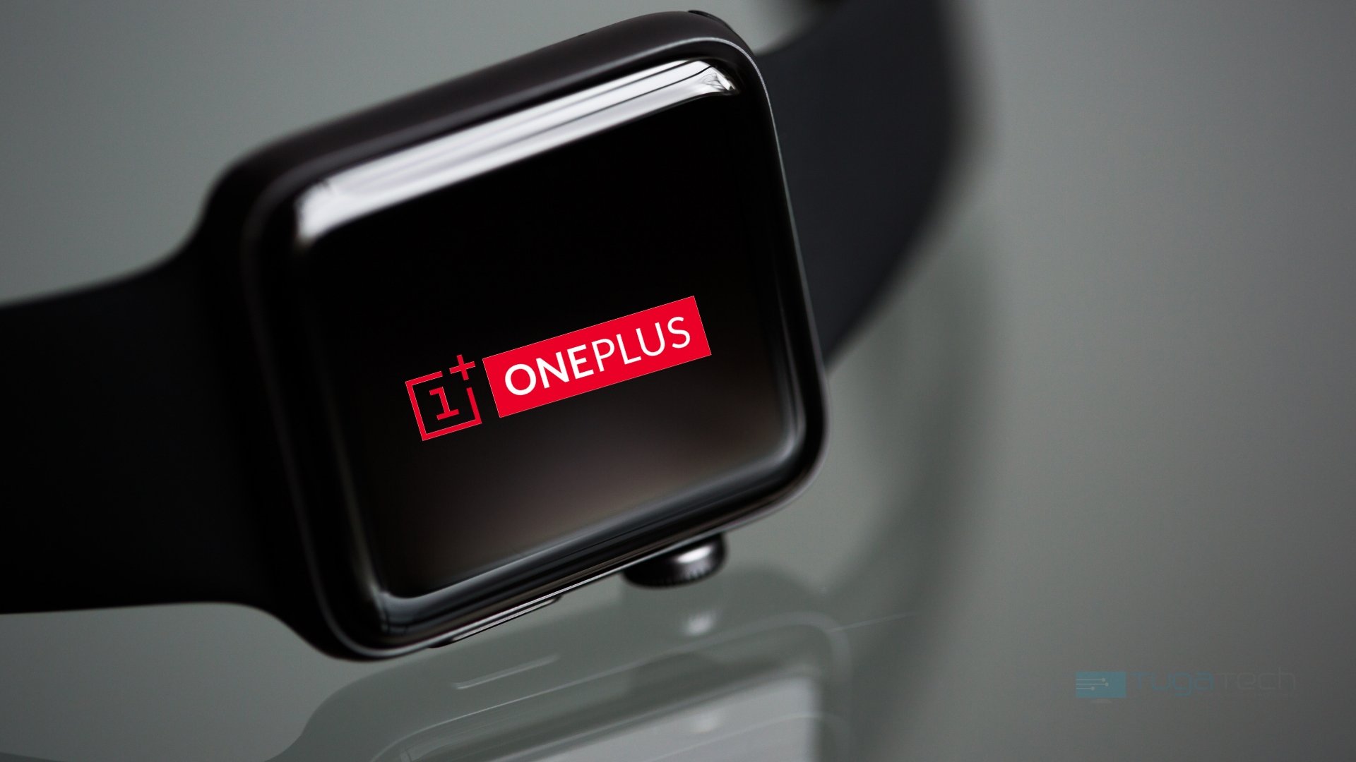 OnePlus com logo em smarwatch