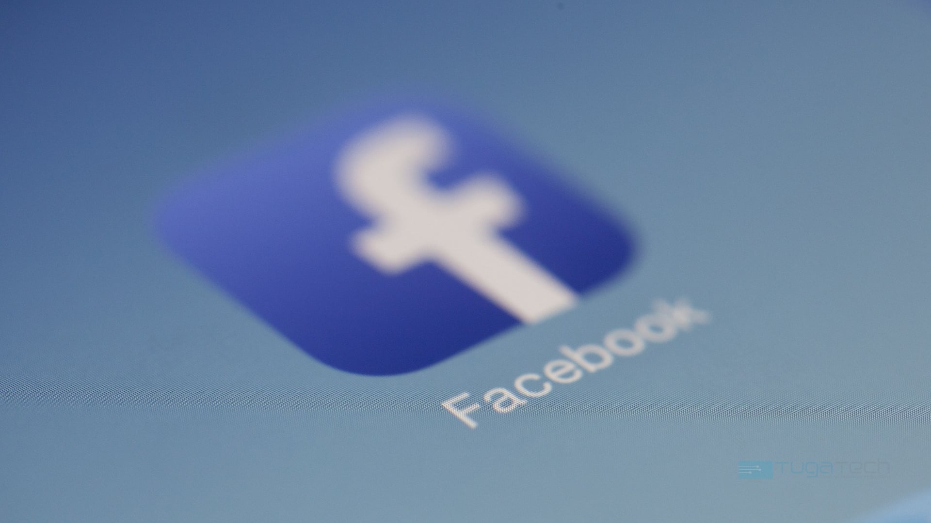 Facebook app em smartphone