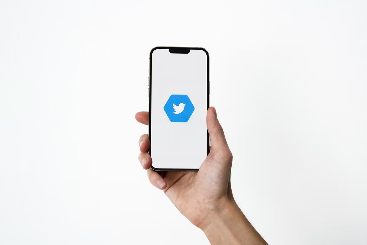 app do twitter em smartphone