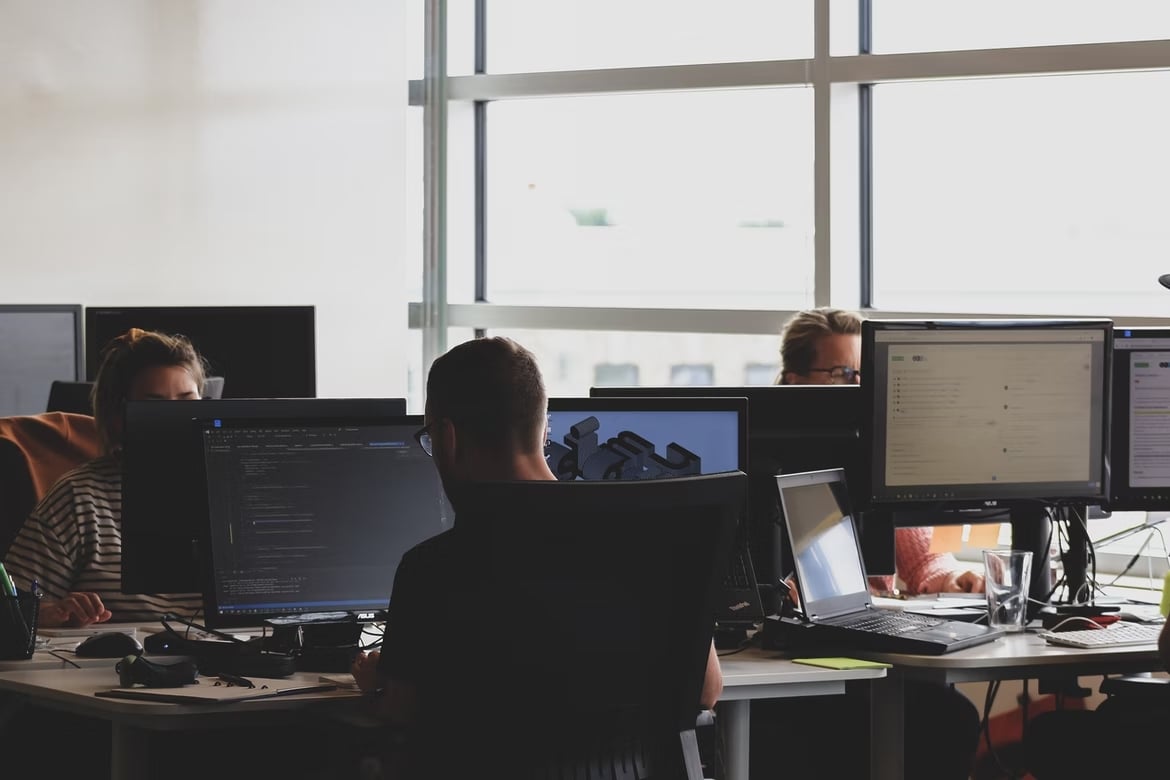 computadores em escritório